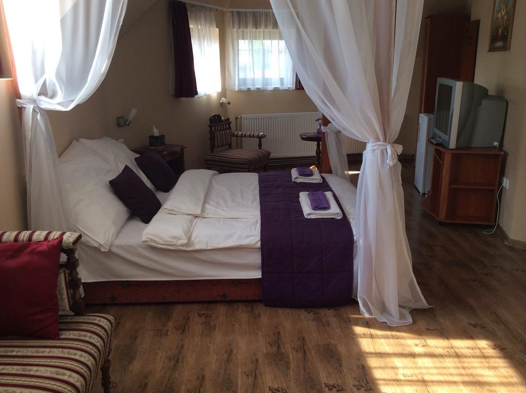 Abszolút Hotel és Panzió Nyírbátor Habitación foto